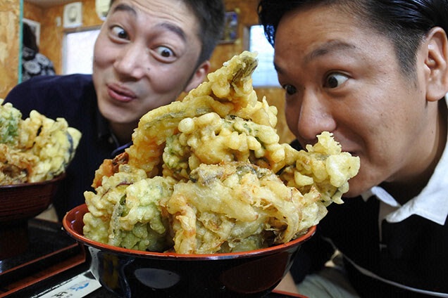 顔よりデカイ巨大天丼!!! 食べきれるかしら？