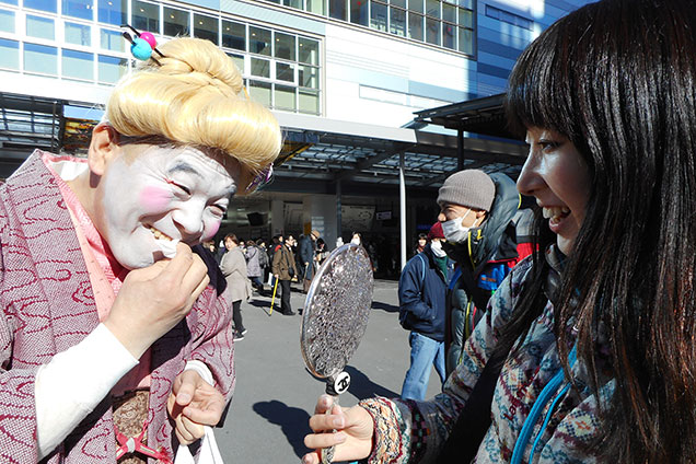 今日はお宮なんだから！ お化粧バッチリですね〜！