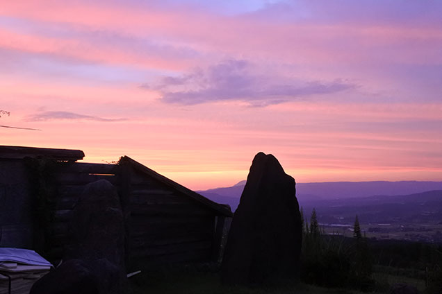 最後は阿蘇の山々の絶景夕焼け〜！ 来週の九州の旅後半もお楽しみに〜♪