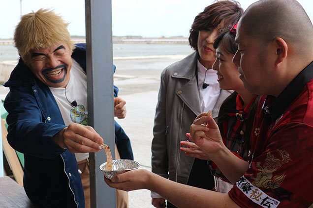 こんなにプリップリの車えびを生で試食させてくれるのも我謝にぃのおかげ！