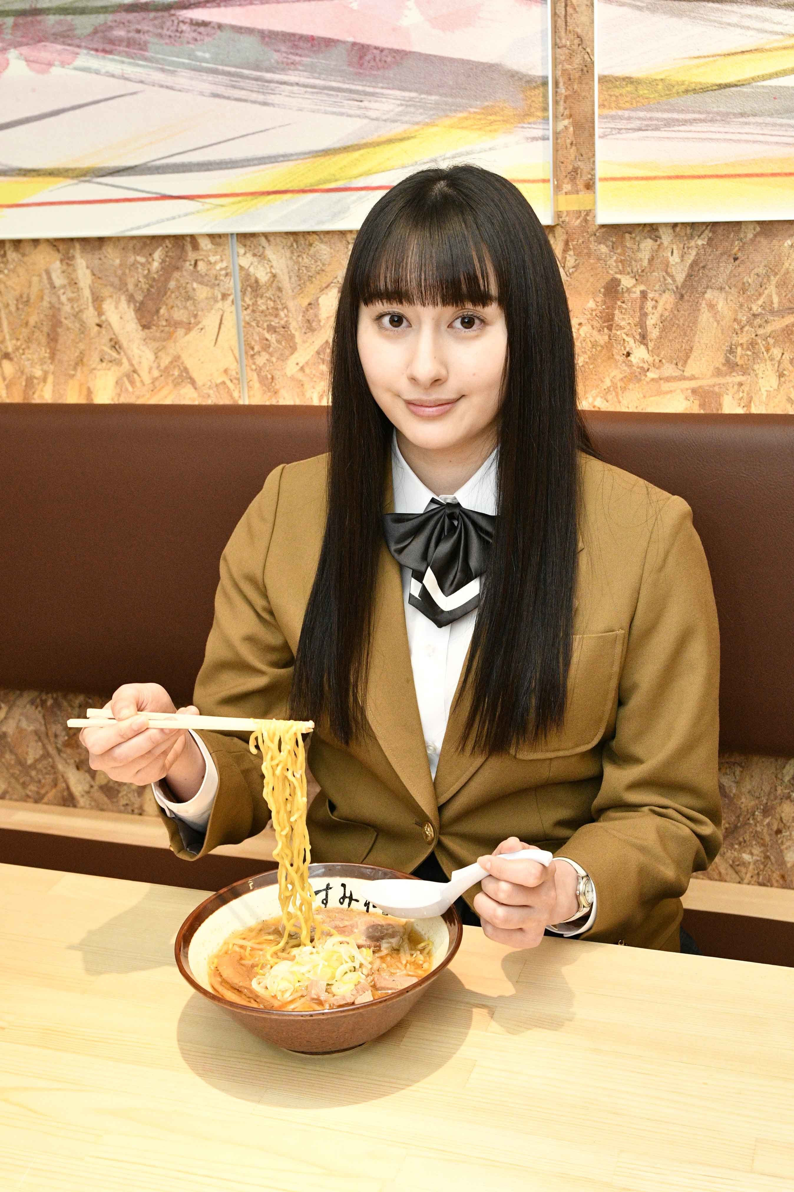 小泉さんの制服カット初公開 同級生役の新キャラに木﨑ゆりあ フジテレビ 小泉さんの制服カット初公開 同級生役の新キャラに木﨑ゆりあ フジテレビ