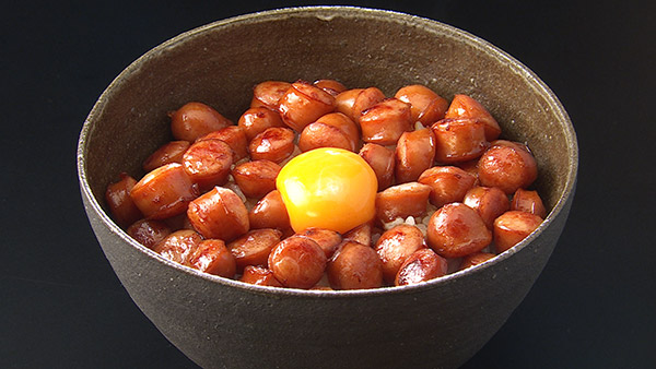 菊池風磨考案「愛の熱を加速させるソーセージ丼」