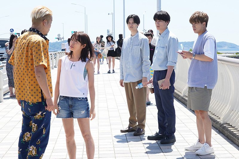 『真夏のシンデレラ』蒼井夏海(森七菜)、水島健人(間宮祥太朗)、佐々木修(萩原利久)、山内守(白濱亜嵐)