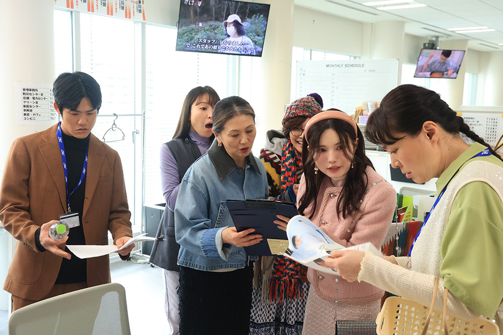 『続・続・最後から二番目の恋』吉野千明(小泉今日子)、長倉万理子(内田有紀)
