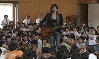 学校でのライブ