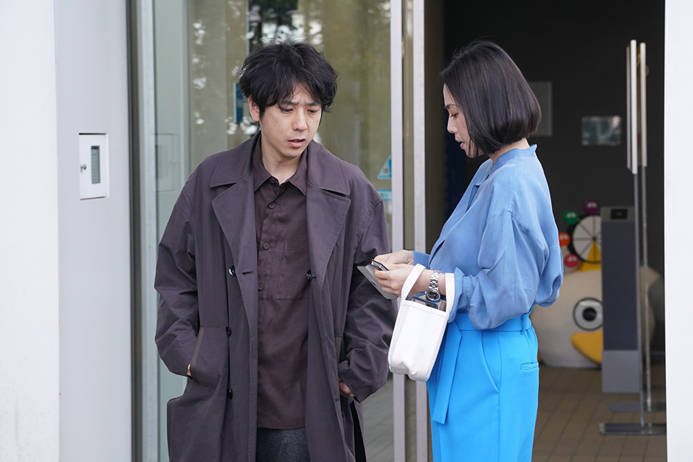 ONE DAY~聖夜のから騒ぎ~ 勝呂寺誠司(二宮和也)、倉内桔梗(中谷美紀)