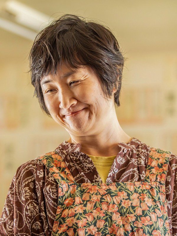 角田桃子(猫背 椿)