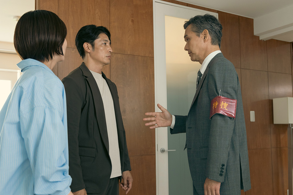 『プロフェッショナル　保険調査員・天音蓮』天音蓮（玉木宏）、栗田凛（岡崎紗絵）