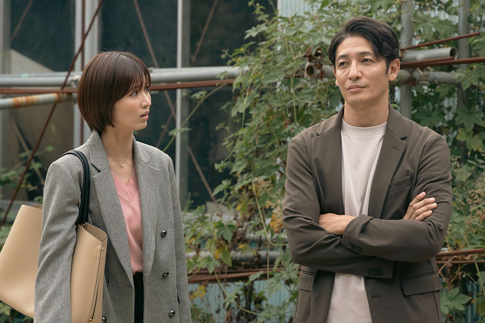 『プロフェッショナル　保険調査員・天音蓮』天音蓮（玉木宏）、栗田凛（岡崎紗絵）