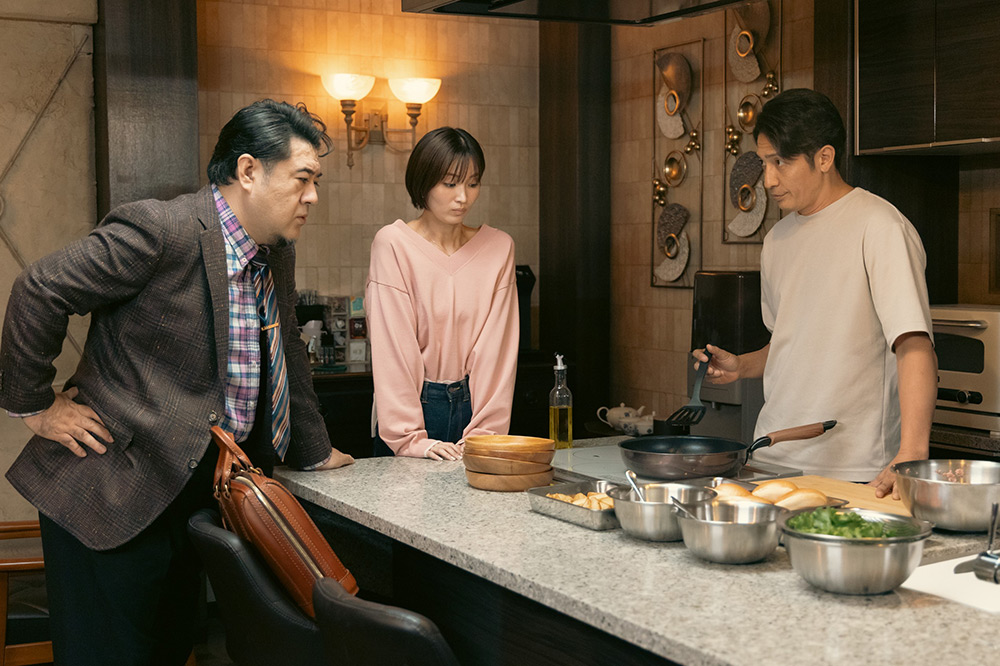 『プロフェッショナル　保険調査員・天音蓮』天音蓮（玉木宏）、栗田凛（岡崎紗絵）、深山俊雄（小手伸也）