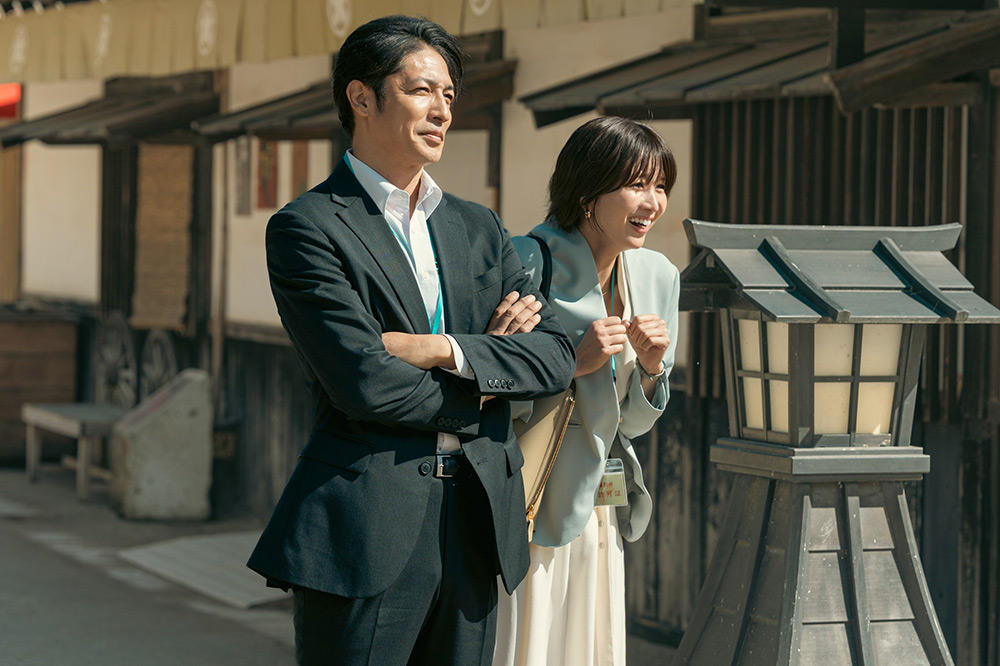 『プロフェッショナル　保険調査員・天音蓮』天音蓮（玉木宏）、栗田凛（岡崎紗絵）