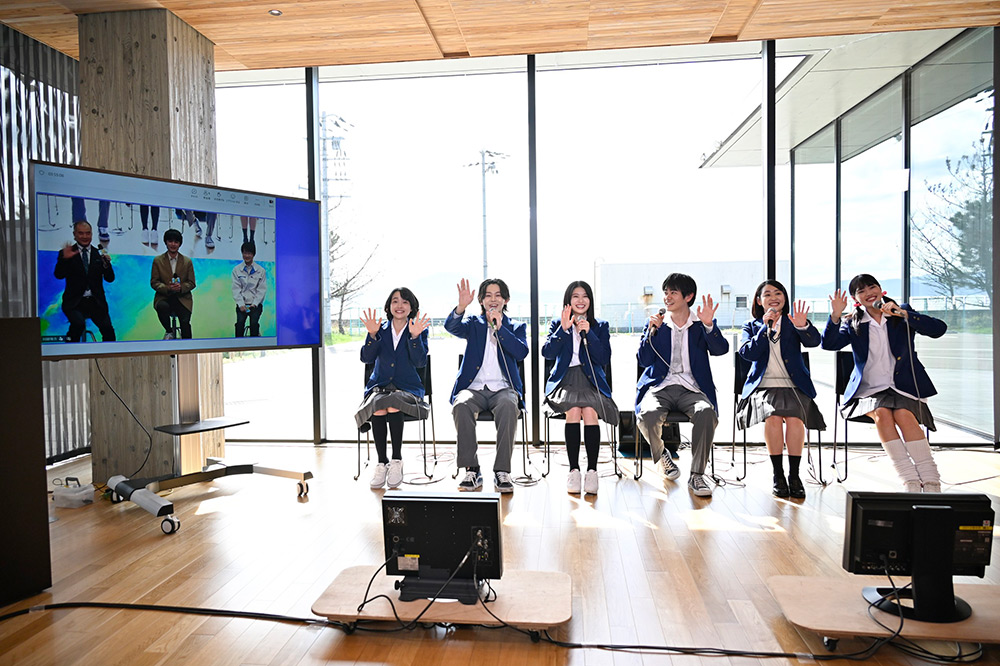 『サバ缶、宇宙へ行く』出口夏希、黒崎煌代、山下永玖、西本まりん、夏目透羽、ゆめぽて