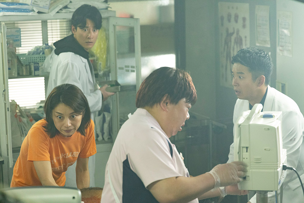 新宿野戦病院 ヨウコ・ニシ・フリーマン(小池栄子)、高峰享(仲野太賀)、田島琢己(馬場 徹)、堀井しのぶ(塚地武雅)