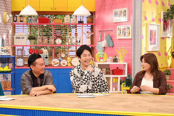 左から）山内健司（かまいたち）、濱家隆一（かまいたち）、野呂佳代<br>