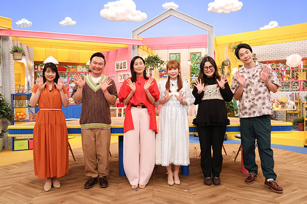 左から）生野陽子（フジテレビアナウンサー）、山内健司（かまいたち）、木村多江、中川翔子、ギャル曽根、濱家隆一（かまいたち）<br>