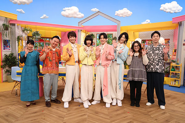 左から）生野陽子（フジテレビアナウンサー）、山内健司、じん、おヨネ、ケンケン、サカイJr.、ギャル曽根、濱家隆一