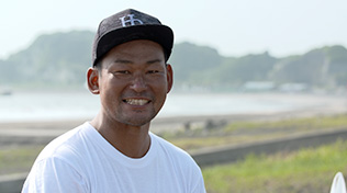 伊藤建史郎選手（サーフィン）