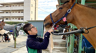 吉越奏詞選手(馬術)