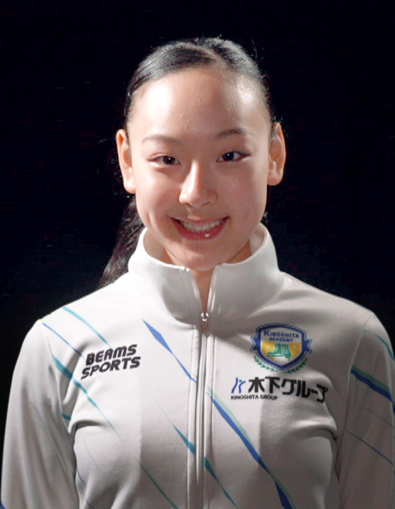 岡万佑子