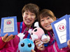 ベストスパイカー・長岡望悠（左）＆ベストリベロ、MVP・佐野優子
