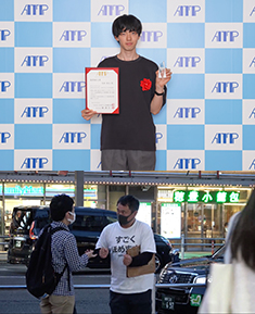 『ほめる人とほめられる人』がATP賞・優秀新人賞を受賞！
