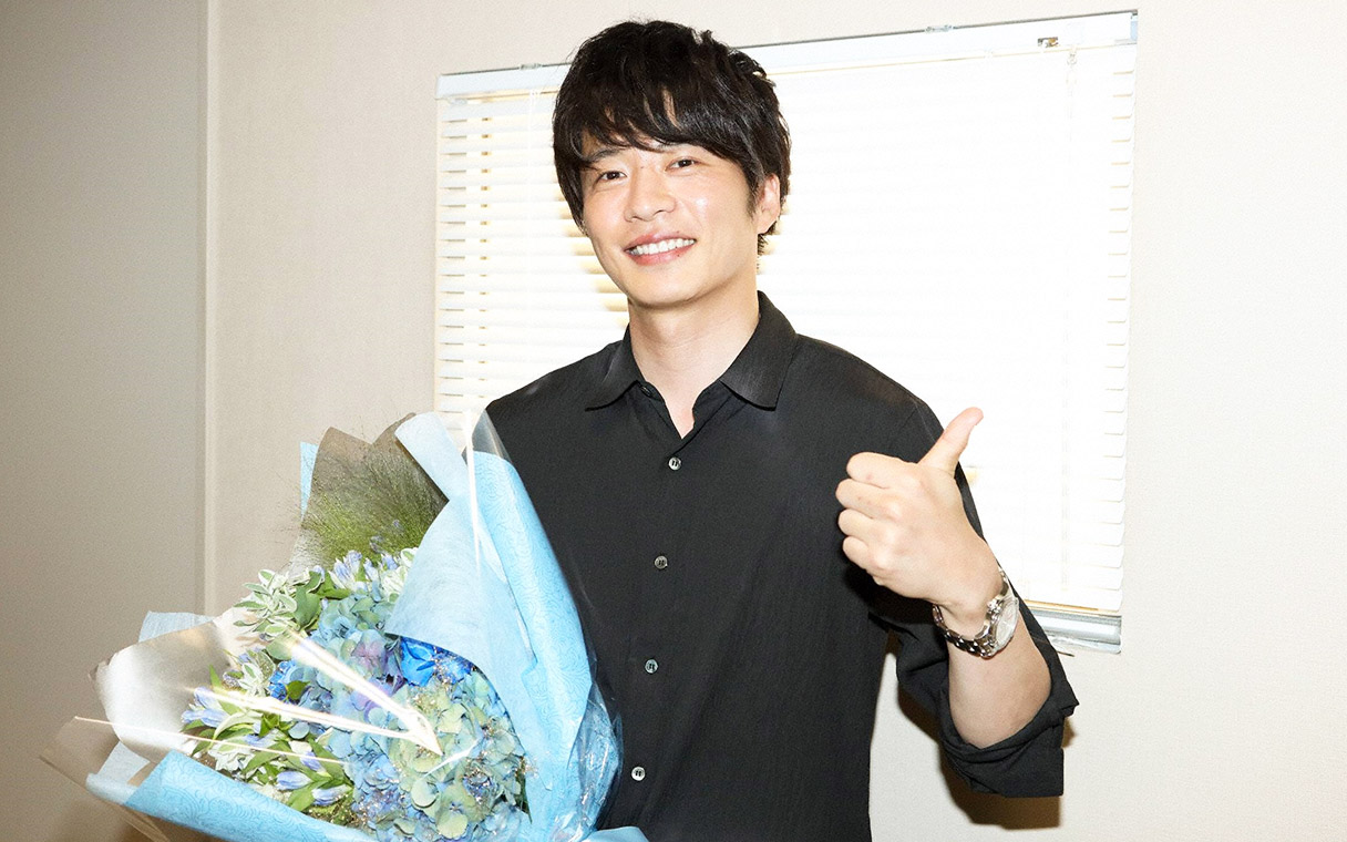 田中圭さんが笑顔のクランクアップ！「離れていても、常に瀬野章吾はみなさんと一緒にいました！」