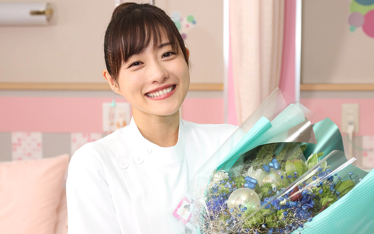 石原さとみさんが、万感の思いで涙のクランクアップ!「すべてのアンサングヒーロー、アンサングシンデレラに心から感謝」」